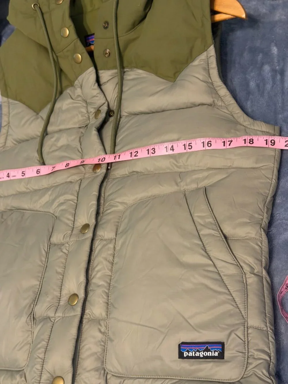 Patagonia Women's Bivy Hooded Down Vest Small Green Recycled Puffer EUC